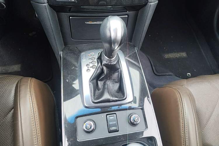 Used Infiniti QX70 2013 3.7L Supreme Edition Gear Lever