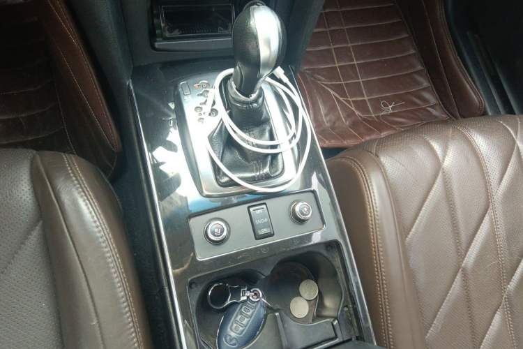 Used Infiniti QX70 2013 3.7L Standard Edition Gear Lever