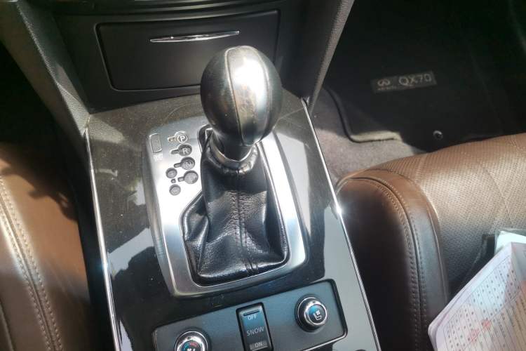 Used Infiniti QX70 2013 3.7L Standard Edition Gear Lever