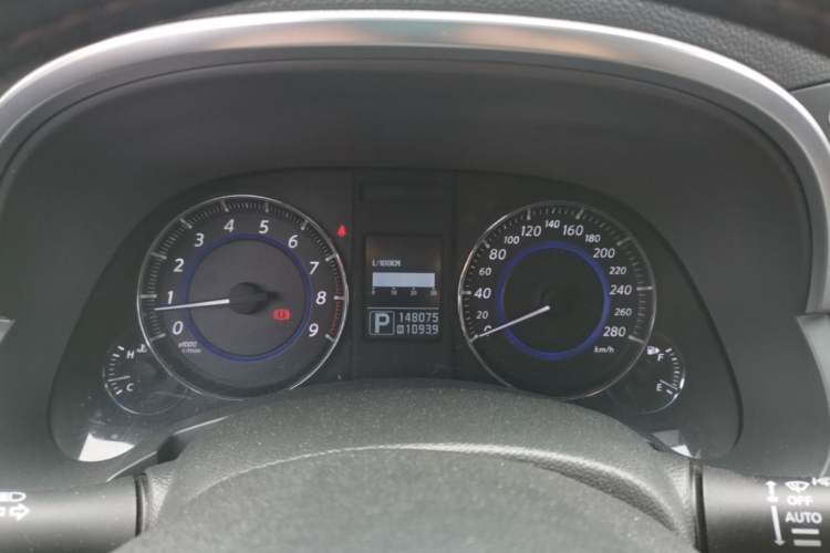 Used Infiniti QX70 2013 3.7L Supreme Edition Instrument Cluster