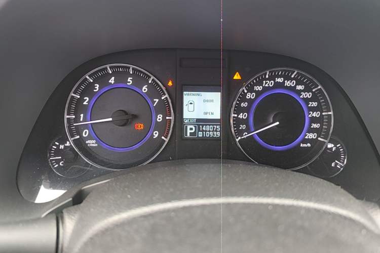 Used Infiniti QX70 2013 3.7L Supreme Edition Instrument Cluster