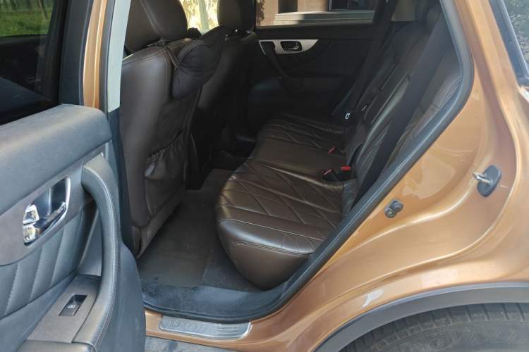 Used Infiniti QX70 2013 3.7L Standard Edition Left Rear Seat