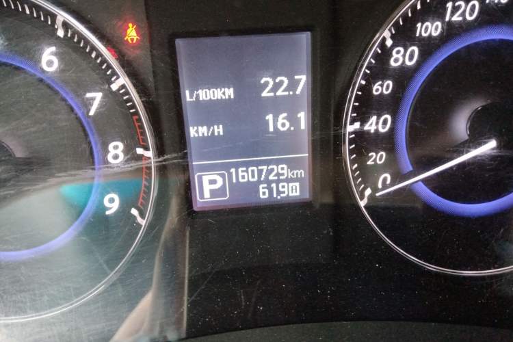Used Infiniti QX70 2013 3.7L Supreme Edition Odometer Close Up