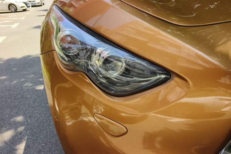 Used Infiniti QX70 2013 3.7L Standard Edition Right Front Headlight