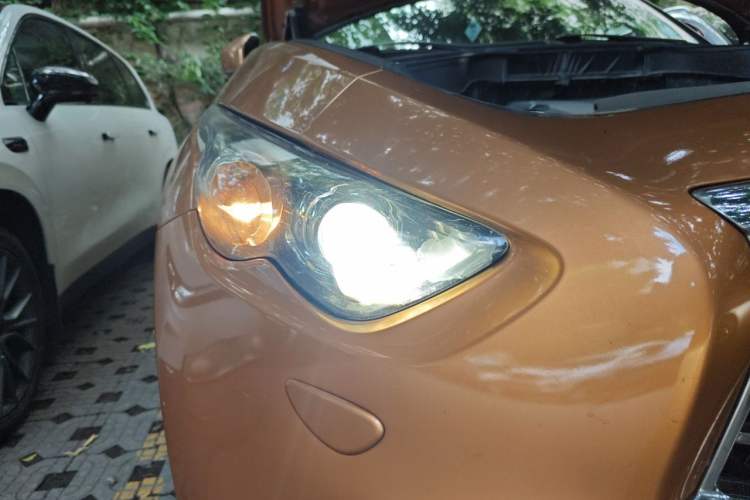 Used Infiniti QX70 2013 3.7L Standard Edition Right Front Headlight