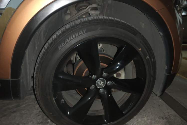 Used Infiniti QX70 2013 3.7L Standard Edition Right Front Wheel Hub