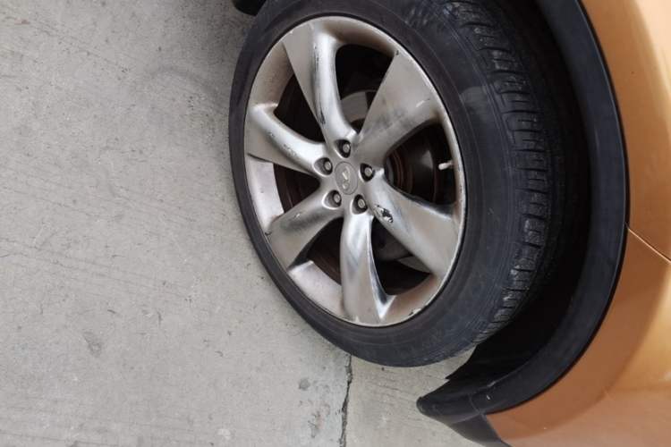 Used Infiniti QX70 2013 3.7L Supreme Edition Right Front Wheel Hub