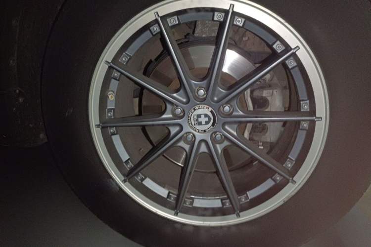 Used Infiniti QX70 2013 3.7L Supreme Edition Right Front Wheel Hub