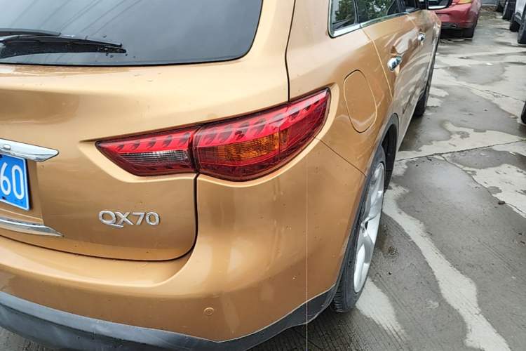 Used Infiniti QX70 2013 3.7L Supreme Edition Right Rear Taillight