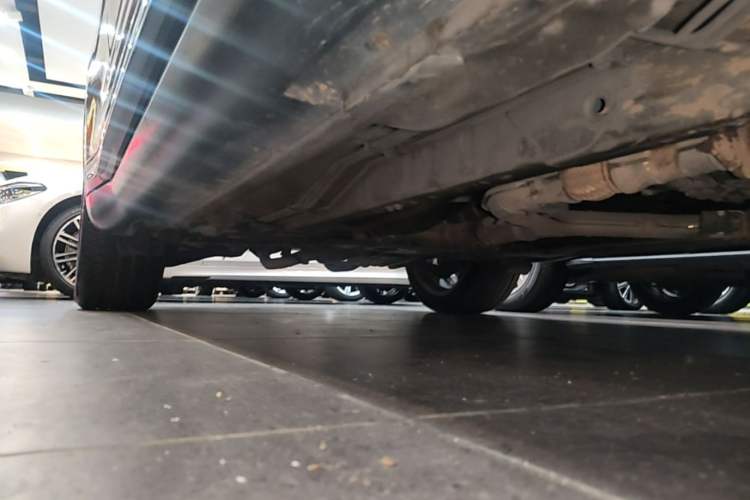 Used Infiniti QX70 2013 3.7L Standard Edition Right Side Sill