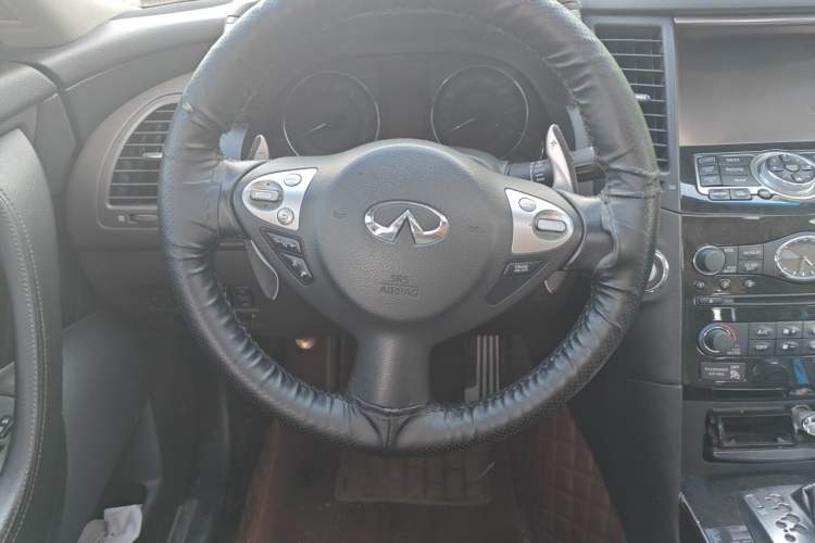 Used Infiniti QX70 2013 3.7L Standard Edition Steering Wheel
