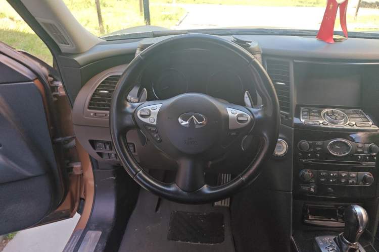 Used Infiniti QX70 2013 3.7L Standard Edition Steering Wheel