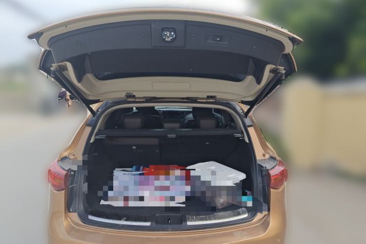 Used Infiniti QX70 2013 3.7L Standard Edition Trunk
