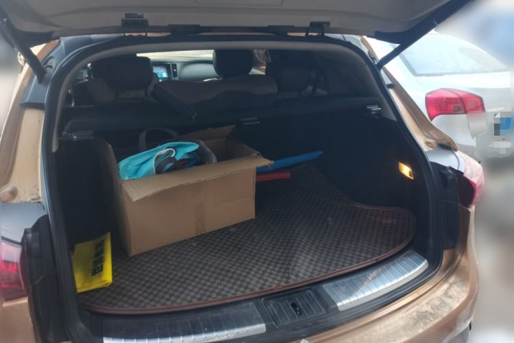 Used Infiniti QX70 2013 3.7L Standard Edition Trunk