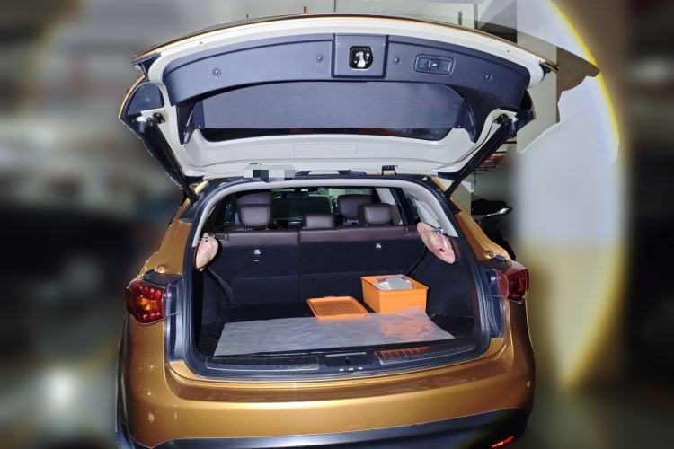 Used Infiniti QX70 2013 3.7L Standard Edition Trunk