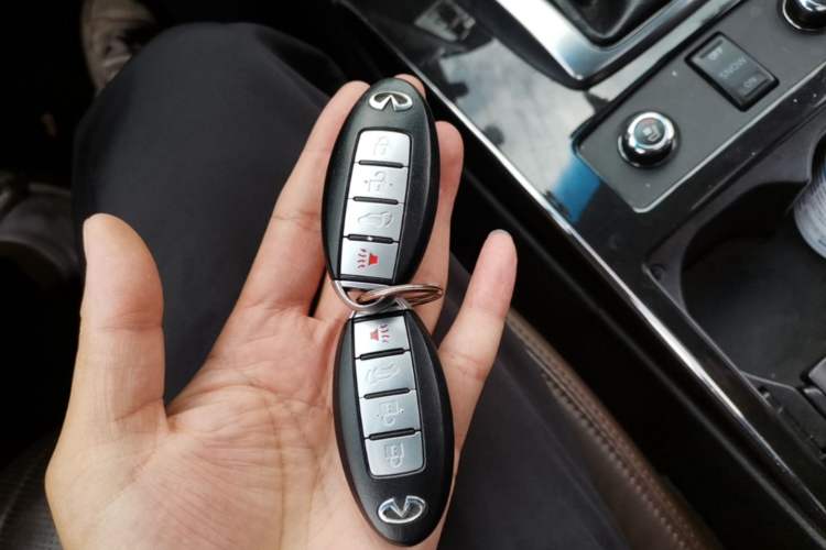 Used Infiniti QX70 2013 3.7L Supreme Edition Vehicle Key