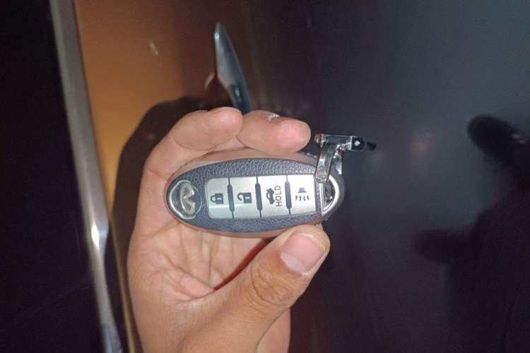 Used Infiniti QX70 2013 3.7L Supreme Edition Vehicle Key