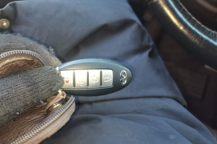 Used Infiniti QX70 2013 3.7L Standard Edition Vehicle Key