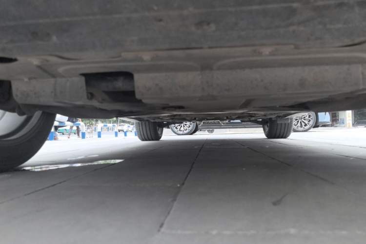 Used Infiniti QX70 2015 3.7L Shadow Edition Chassis Front