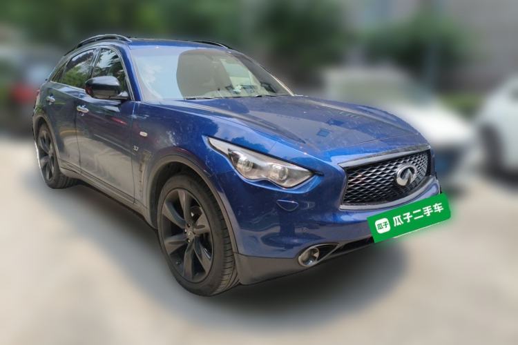 Used Infiniti QX70 2015 3.7L Shadow Edition Front Right 45 Deg