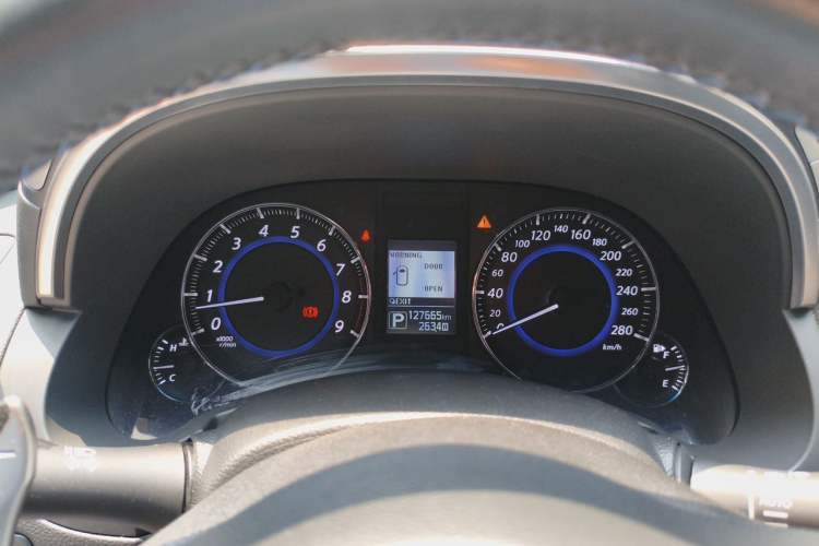 Used Infiniti QX70 2015 3.7L Shadow Edition Instrument Cluster