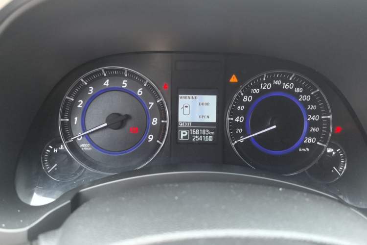 Used Infiniti QX70 2015 3.7L Shadow Edition Instrument Cluster