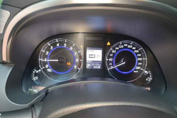 Used Infiniti QX70 2015 3.7L Shadow Edition Instrument Cluster