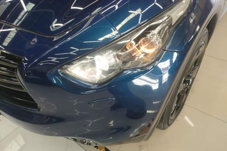 Used Infiniti QX70 2015 3.7L Shadow Edition Left Front Headlight