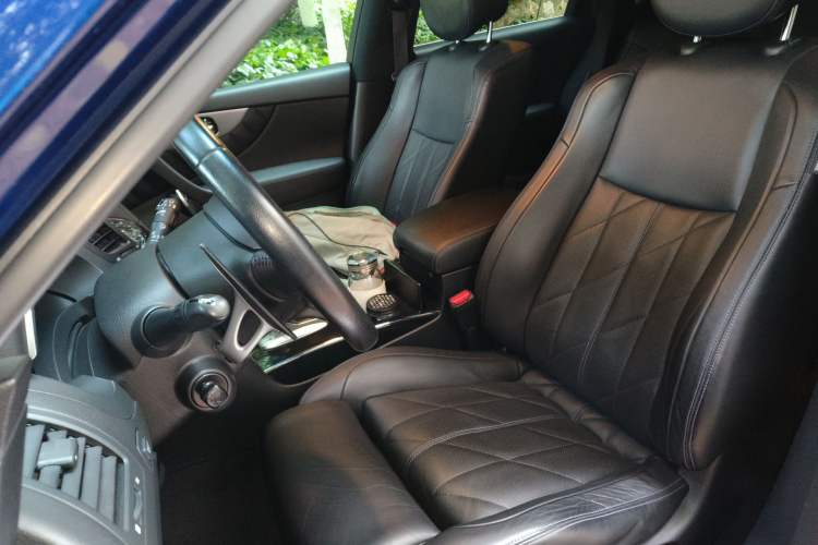Used Infiniti QX70 2015 3.7L Shadow Edition Left Front Seat
