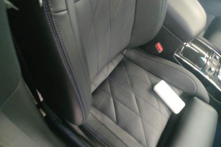Used Infiniti QX70 2015 3.7L Shadow Edition Right Front Seat