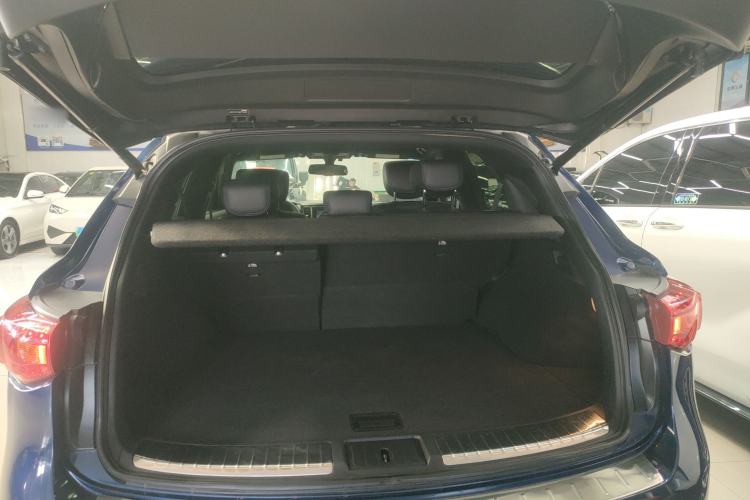 Used Infiniti QX70 2015 3.7L Shadow Edition Trunk