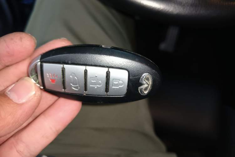 Used Infiniti QX70 2015 3.7L Shadow Edition Vehicle Key