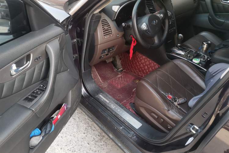Used Infiniti QX70 2015 3.7L Shadow Edition Driver Seat
