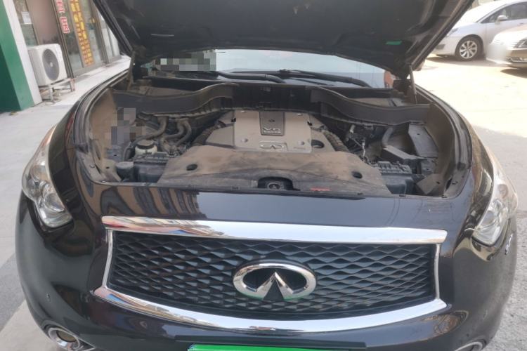 Used Infiniti QX70 2015 3.7L Shadow Edition Engine Bay