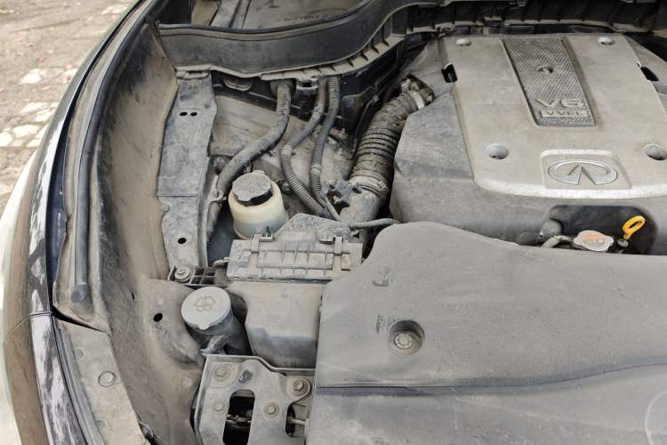 Used Infiniti QX70 2015 3.7L Shadow Edition Engine Bay Right