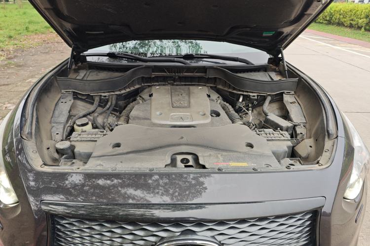 Used Infiniti QX70 2015 3.7L Shadow Edition Engine Bay