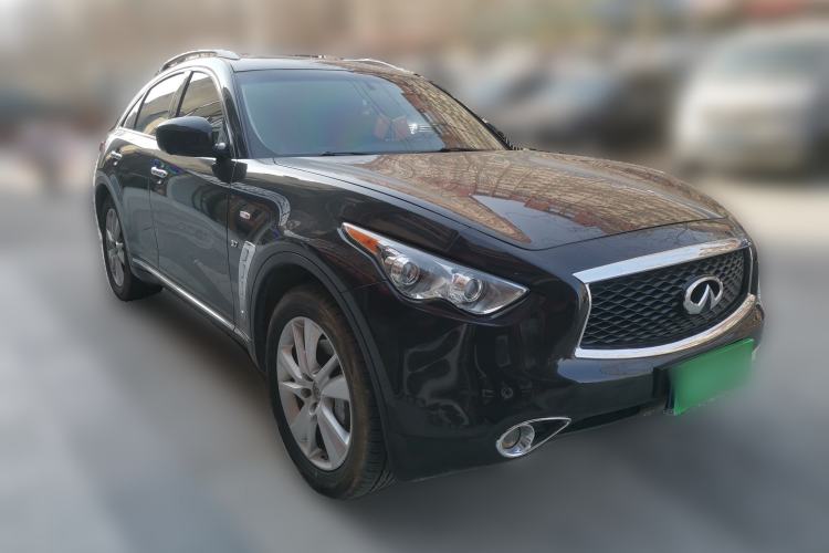 Used Infiniti QX70 2015 3.7L Shadow Edition Front Right 45 Deg