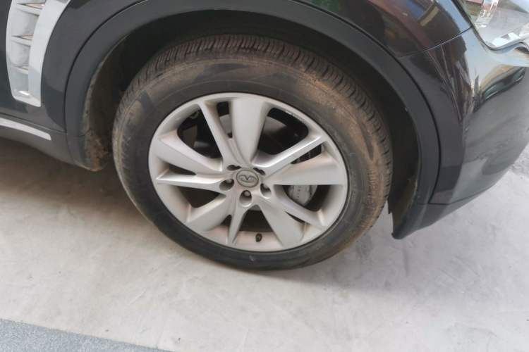 Used Infiniti QX70 2015 3.7L Shadow Edition Right Front Wheel Hub