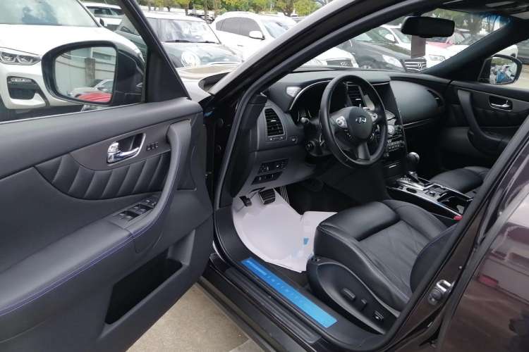 Used Infiniti QX70 2015 3.7L Shadow Edition Driver Seat