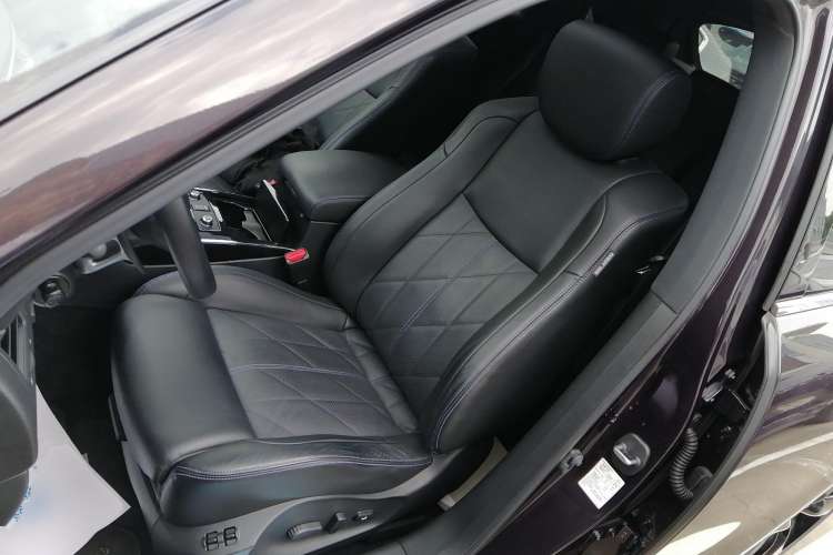 Used Infiniti QX70 2015 3.7L Shadow Edition Left Front Seat