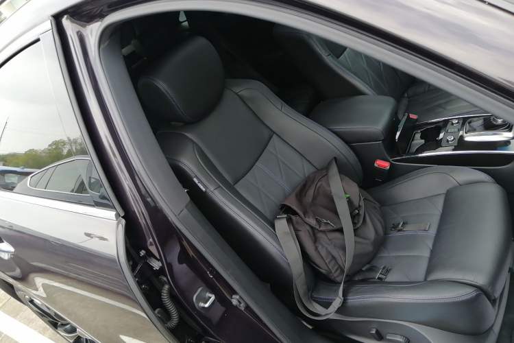 Used Infiniti QX70 2015 3.7L Shadow Edition Right Front Seat