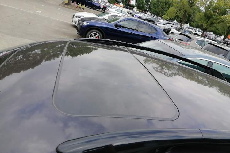 Used Infiniti QX70 2015 3.7L Shadow Edition Roof