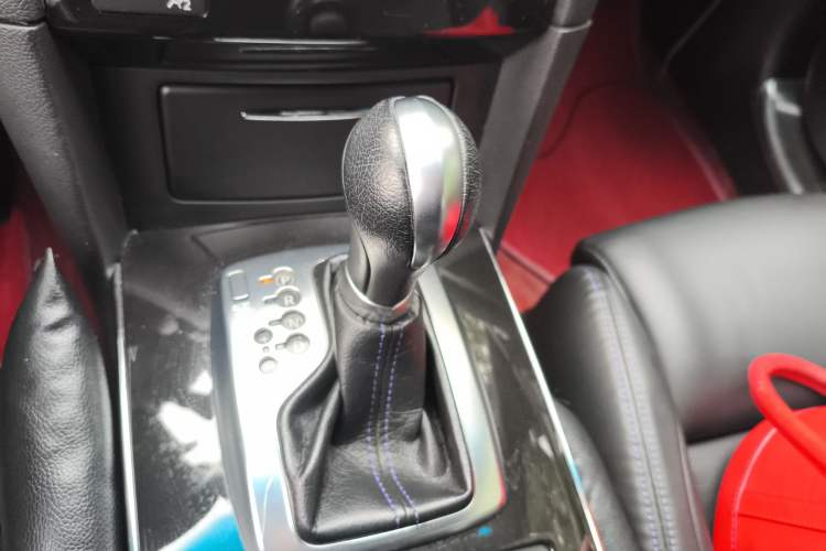 Used Infiniti QX70 2015 3.7L Shadow Edition Gear Lever