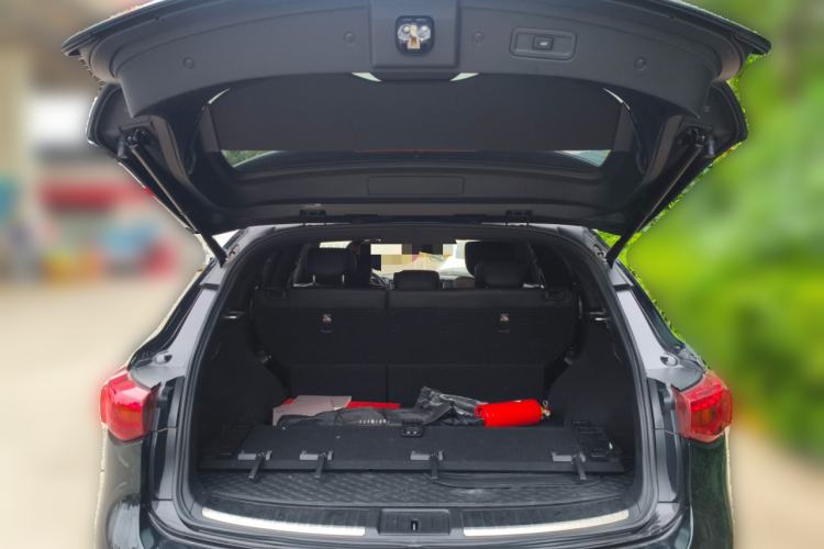 Used Infiniti QX70 2015 3.7L Shadow Edition Trunk