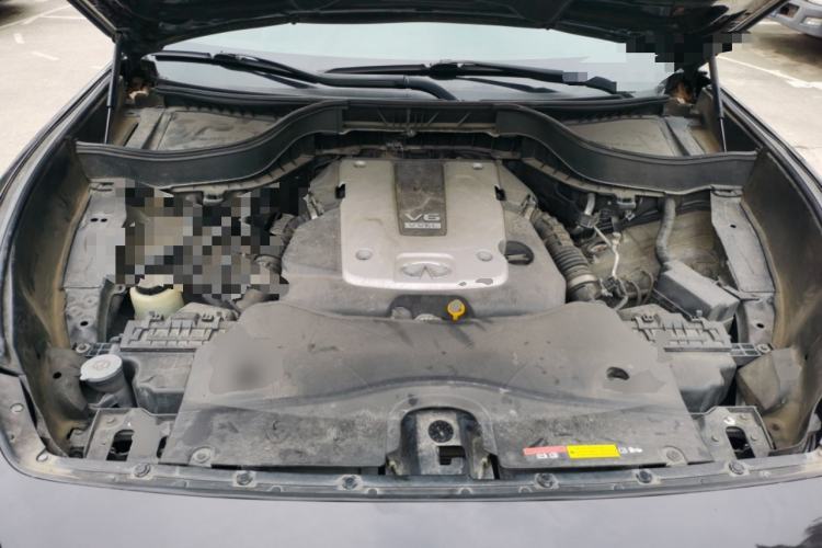 Used Infiniti QX70 2015 3.7L Shadow Edition Engine Bay