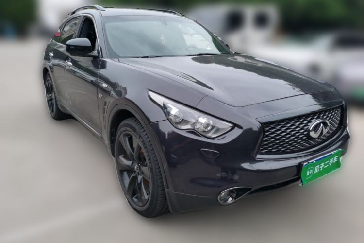 Used Infiniti QX70 2015 3.7L Shadow Edition Front Right 45 Deg