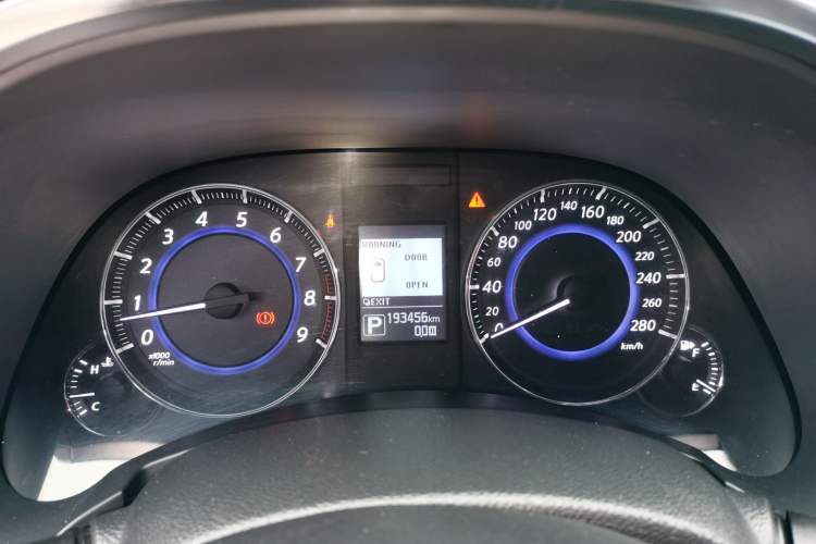 Used Infiniti QX70 2015 3.7L Shadow Edition Instrument Cluster