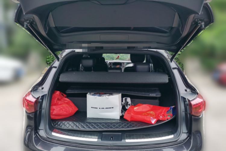Used Infiniti QX70 2015 3.7L Shadow Edition Trunk