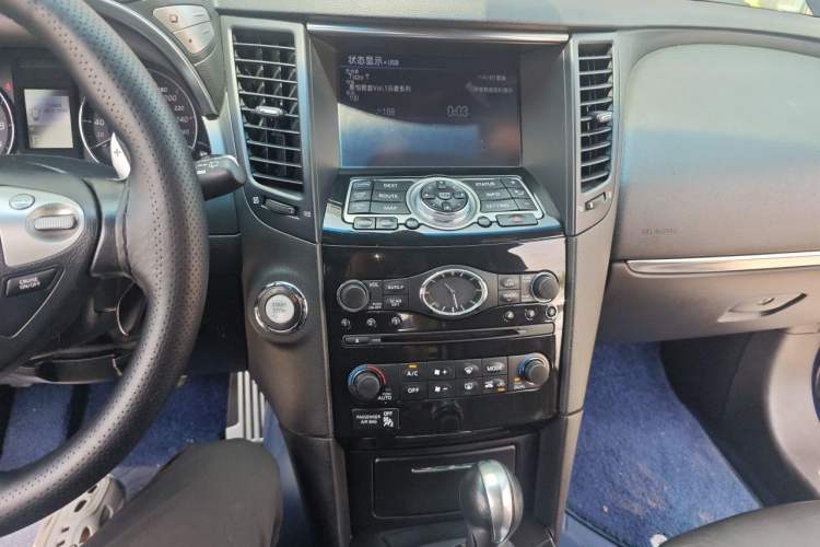 Used Infiniti QX70 2015 3.7L Shadow Edition Audio And AC Panel
