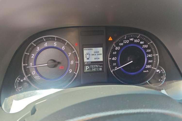 Used Infiniti QX70 2015 3.7L Shadow Edition Instrument Cluster